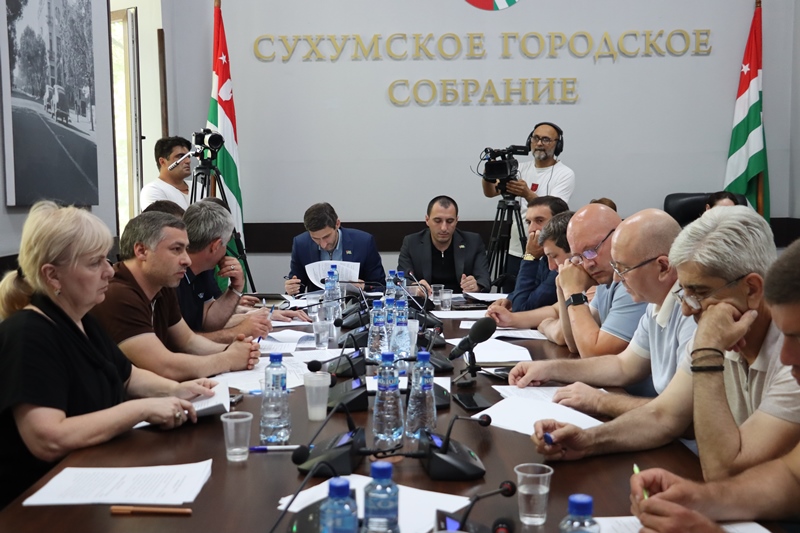 Депутаты СГС не приняли отчет директора столичного департамента ЖКХ 