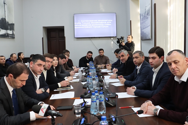 Решением депутатов Сухумского городского Собрания временно возобновляется движение троллейбусов по ул. Акиртава.