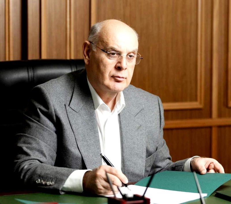 Председатель Сухумского городского Собрания Дмитрий Осия поздравил Президента Республики Абхазии Аслана Бжания с юбилеем.