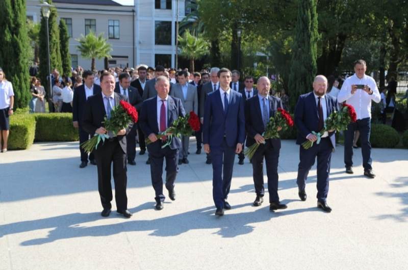 «Мира и добра, благополучия и процветания абхазскому народу…»